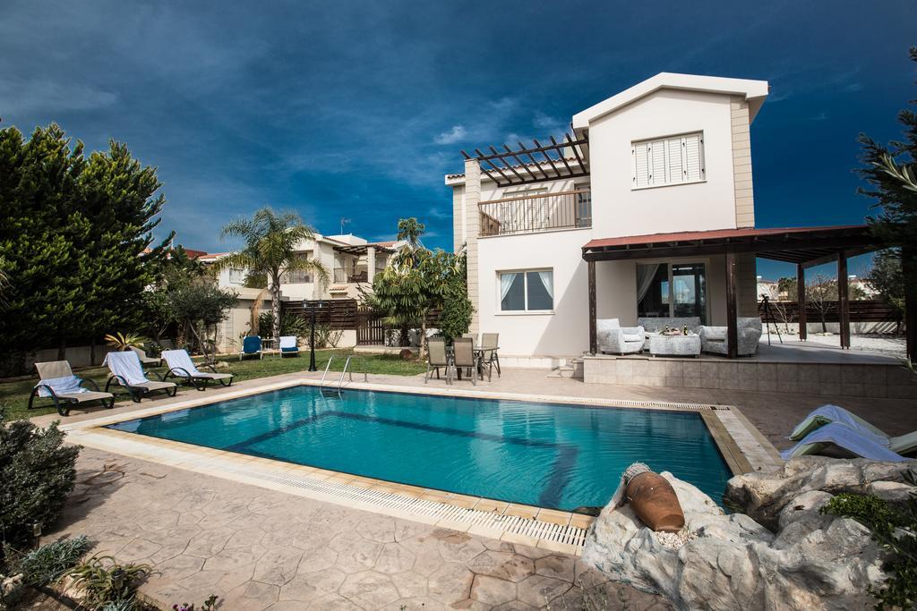 Sunny Coast Villa Айя Напа Екстериор снимка