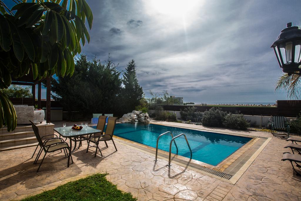 Sunny Coast Villa Айя Напа Екстериор снимка