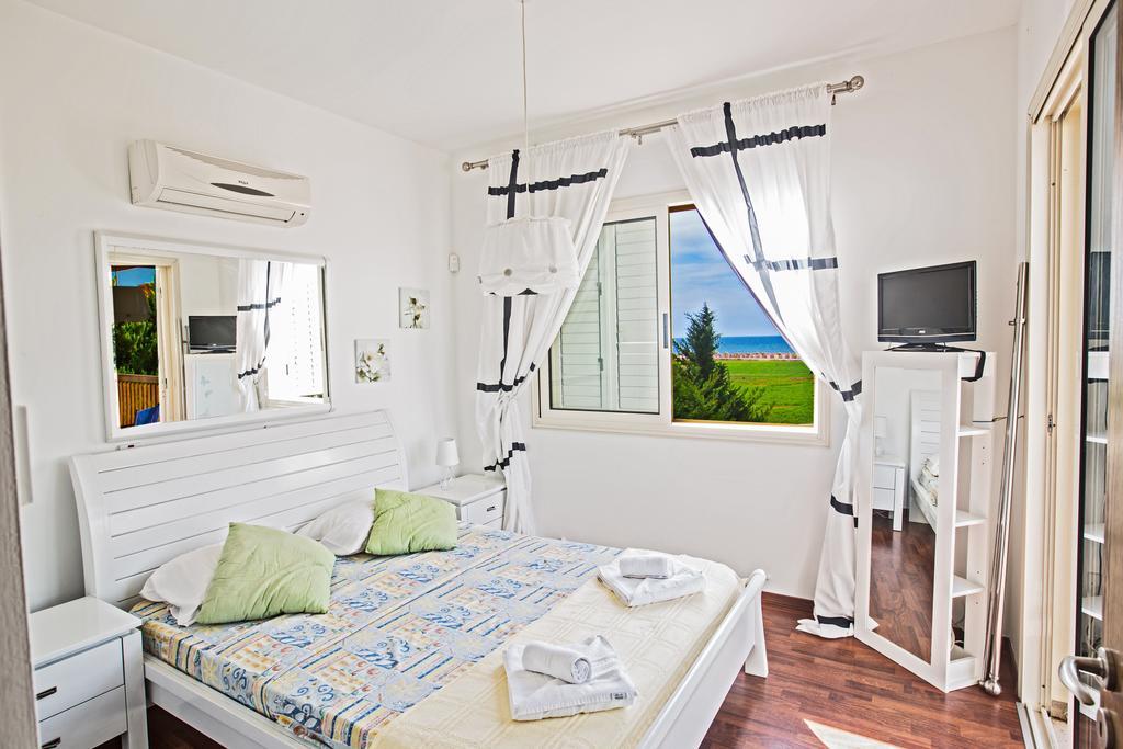 Sunny Coast Villa Айя Напа Екстериор снимка