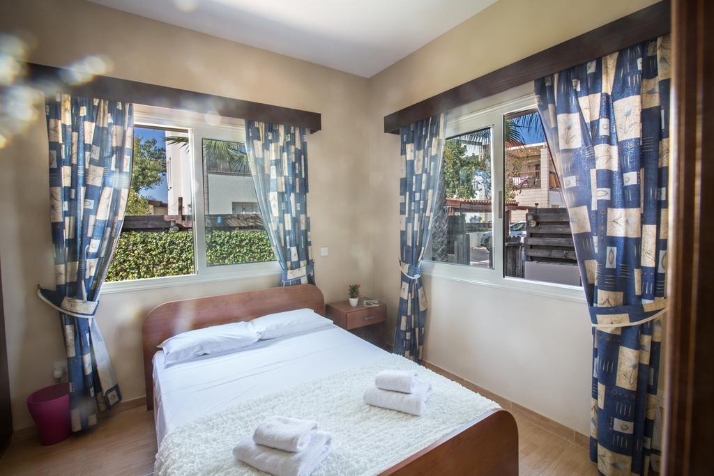 Sunny Coast Villa Айя Напа Екстериор снимка