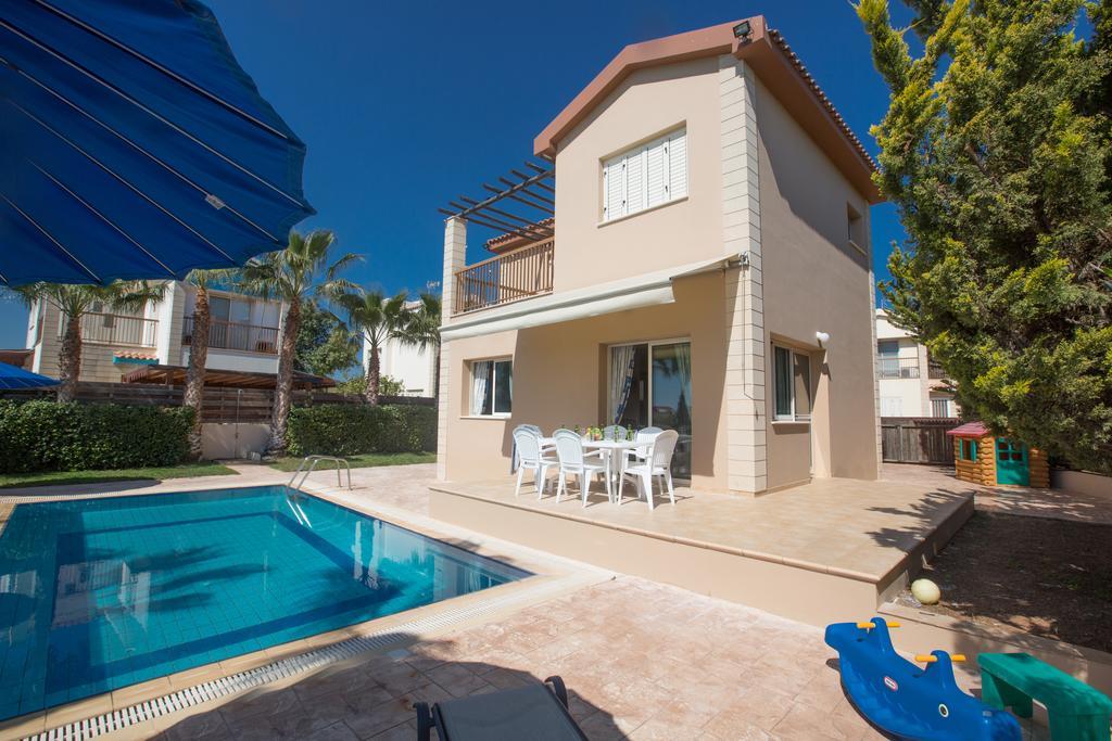 Sunny Coast Villa Айя Напа Екстериор снимка